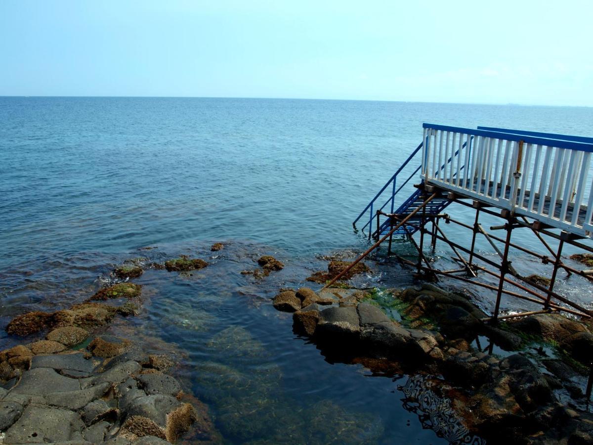 Nero Basalto Azzurro Mare Acomodação com café da manhã Aci Castello Exterior foto